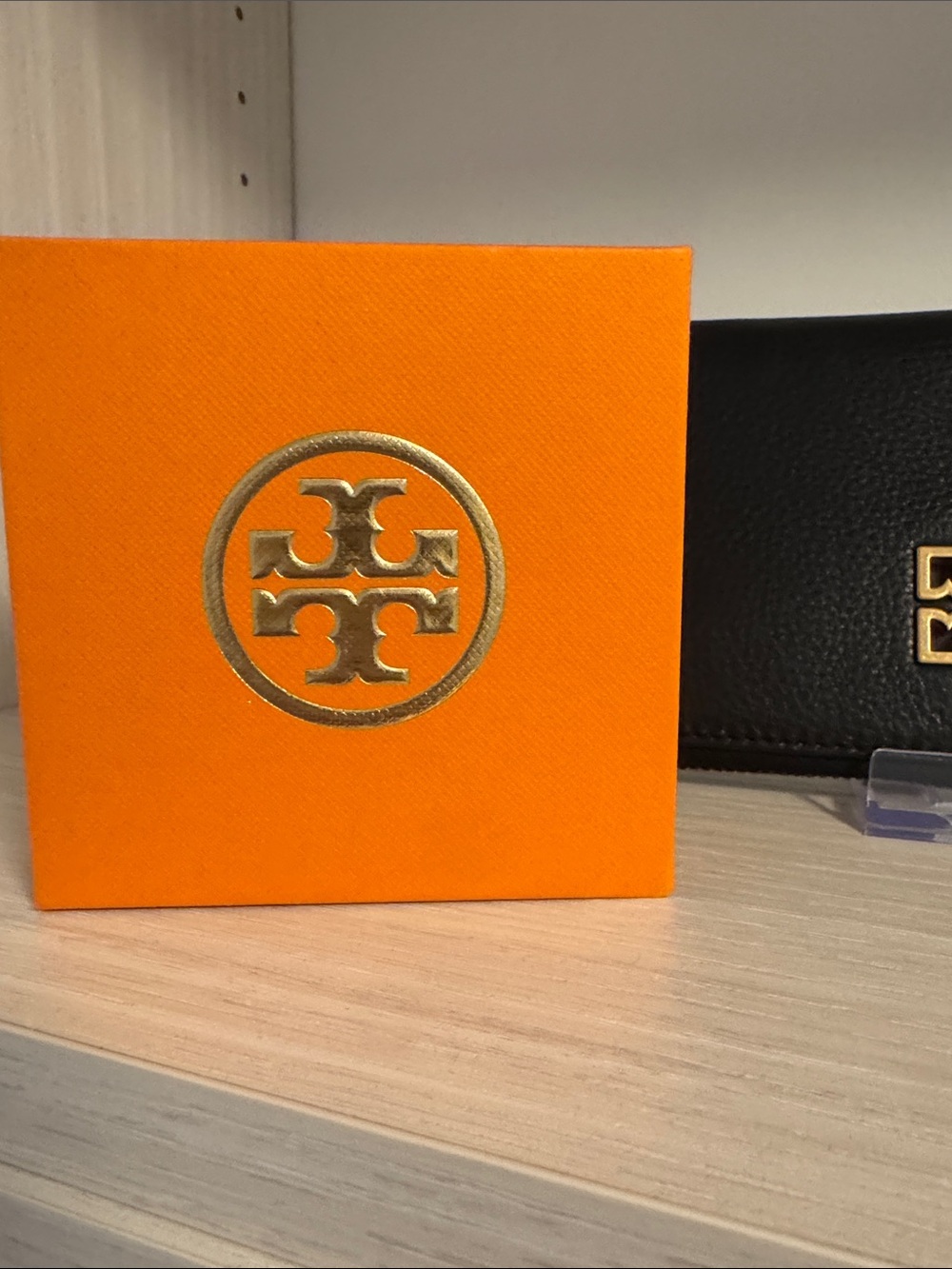 Tory Burch Enamel Double-T Stud Earrings in Yellow & Dark Green - Picture 3 of 3